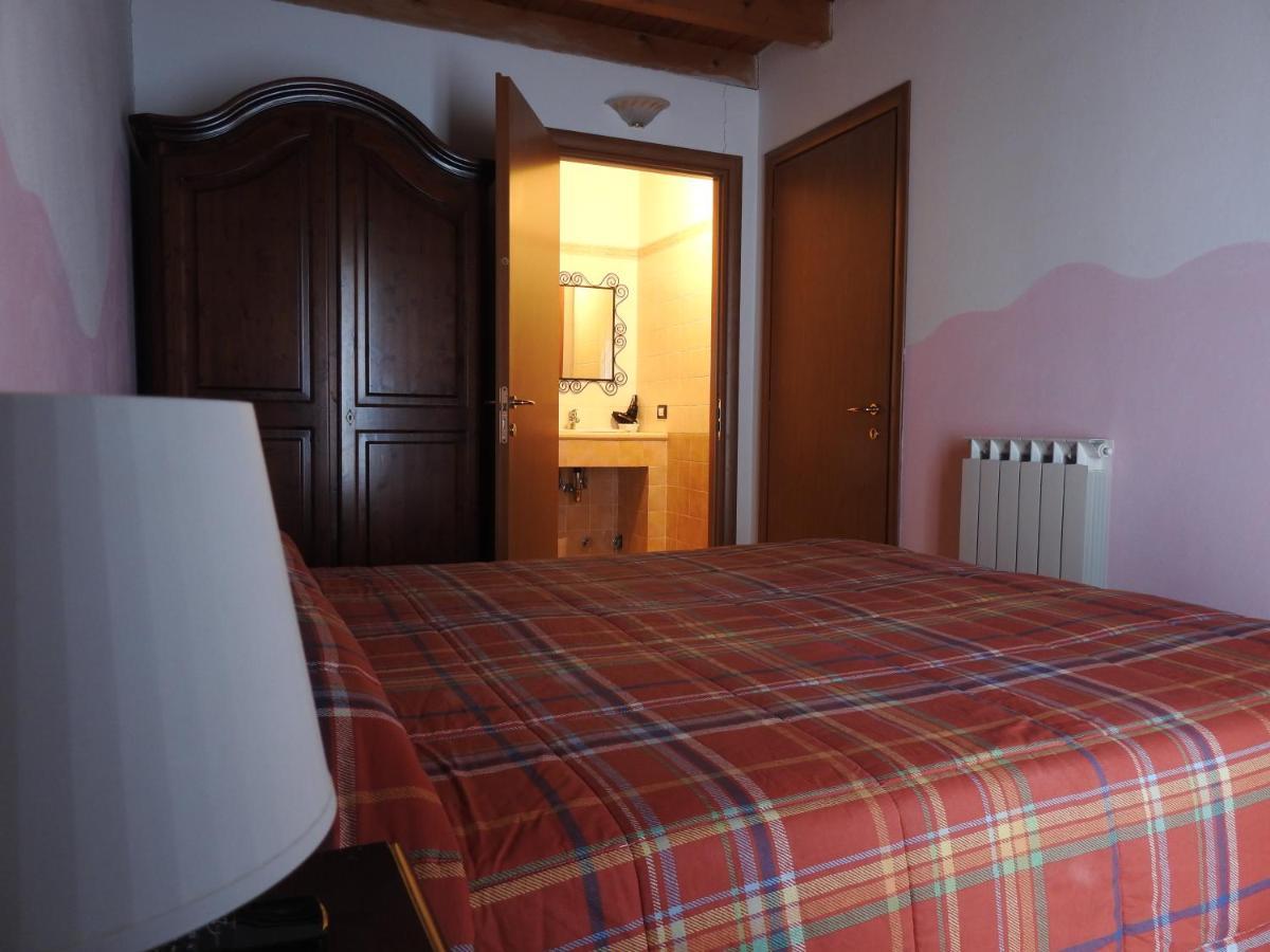 Affittacamere "La Lanterna Delle Fate" Borghetto di Vara Exteriör bild